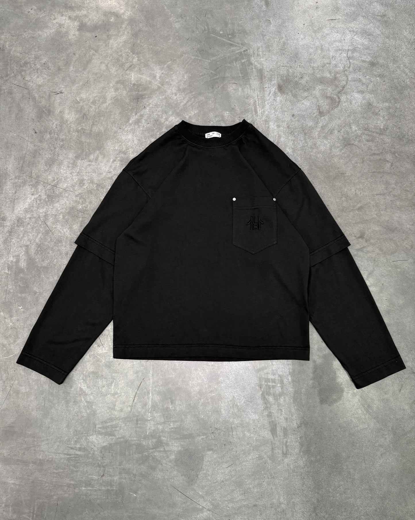 LONG SLEEVE - BLACK