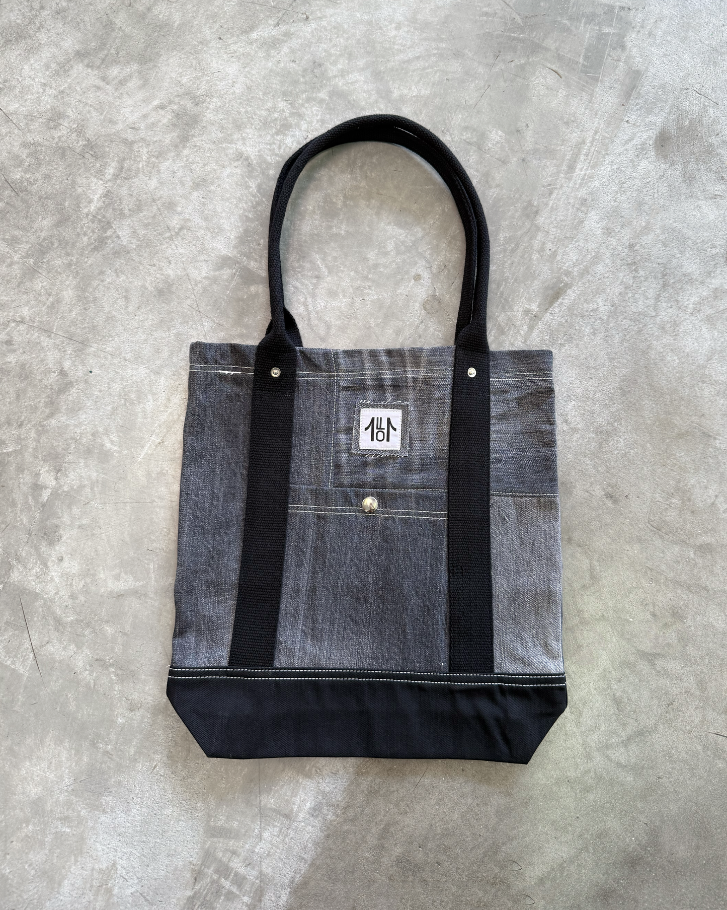 UPCYCLED SHOPPER - GRAY