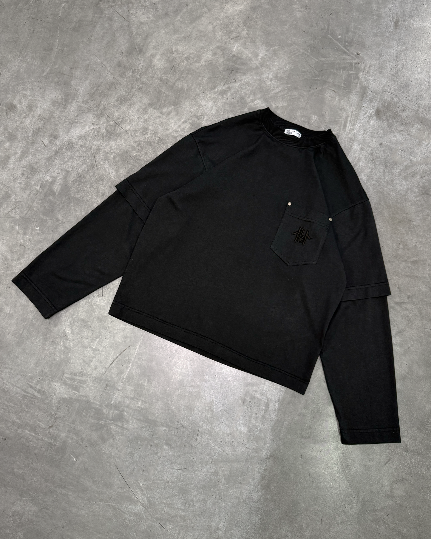 LONG SLEEVE - BLACK