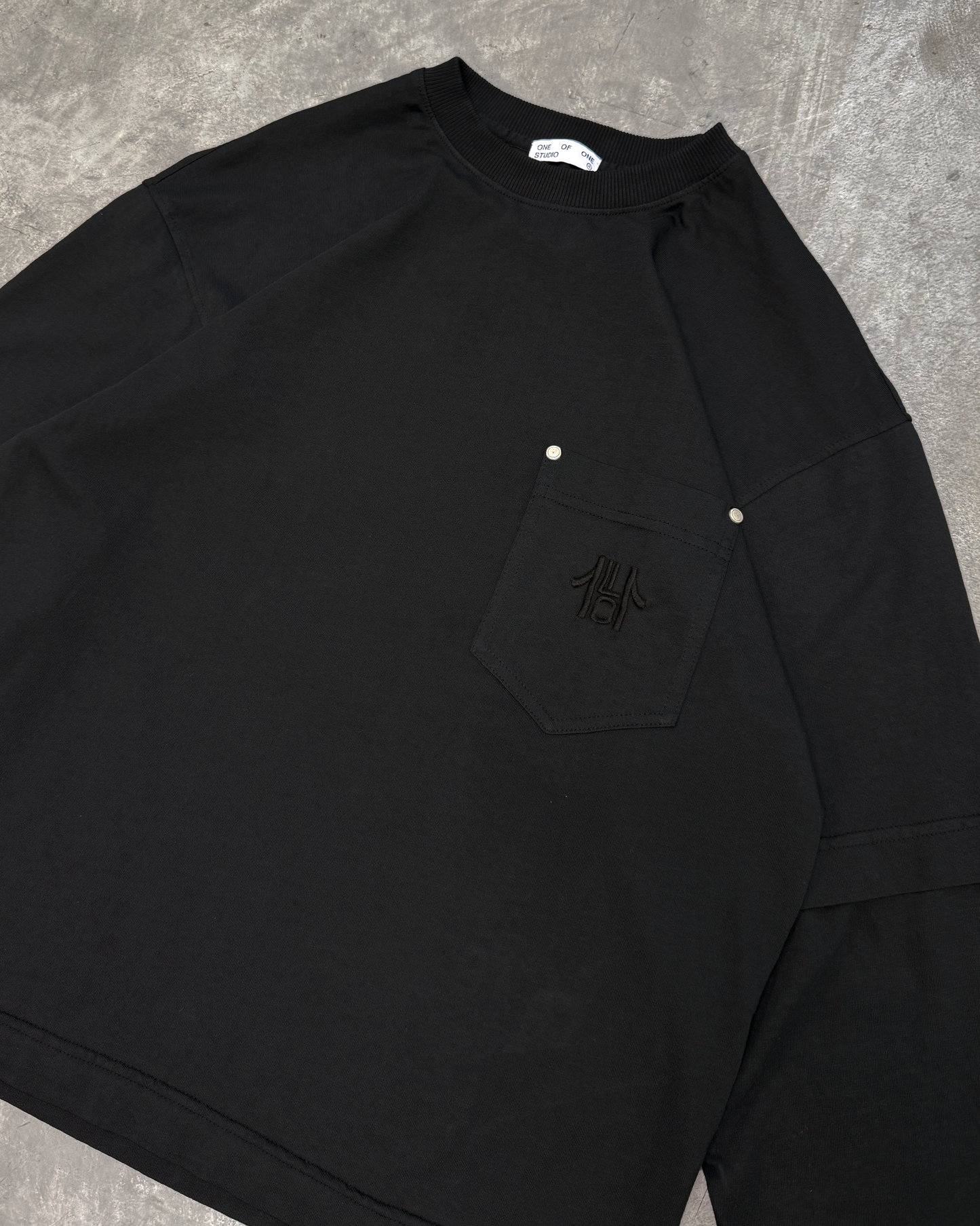 LONG SLEEVE - BLACK