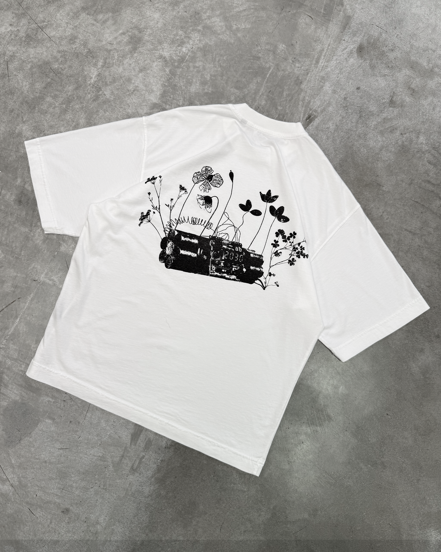 FLOWER BOMB - WHITE