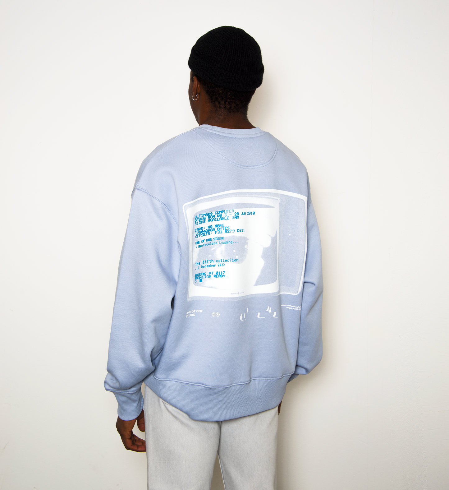 CREWNECK EYE LOADING - LIGHT BLUE