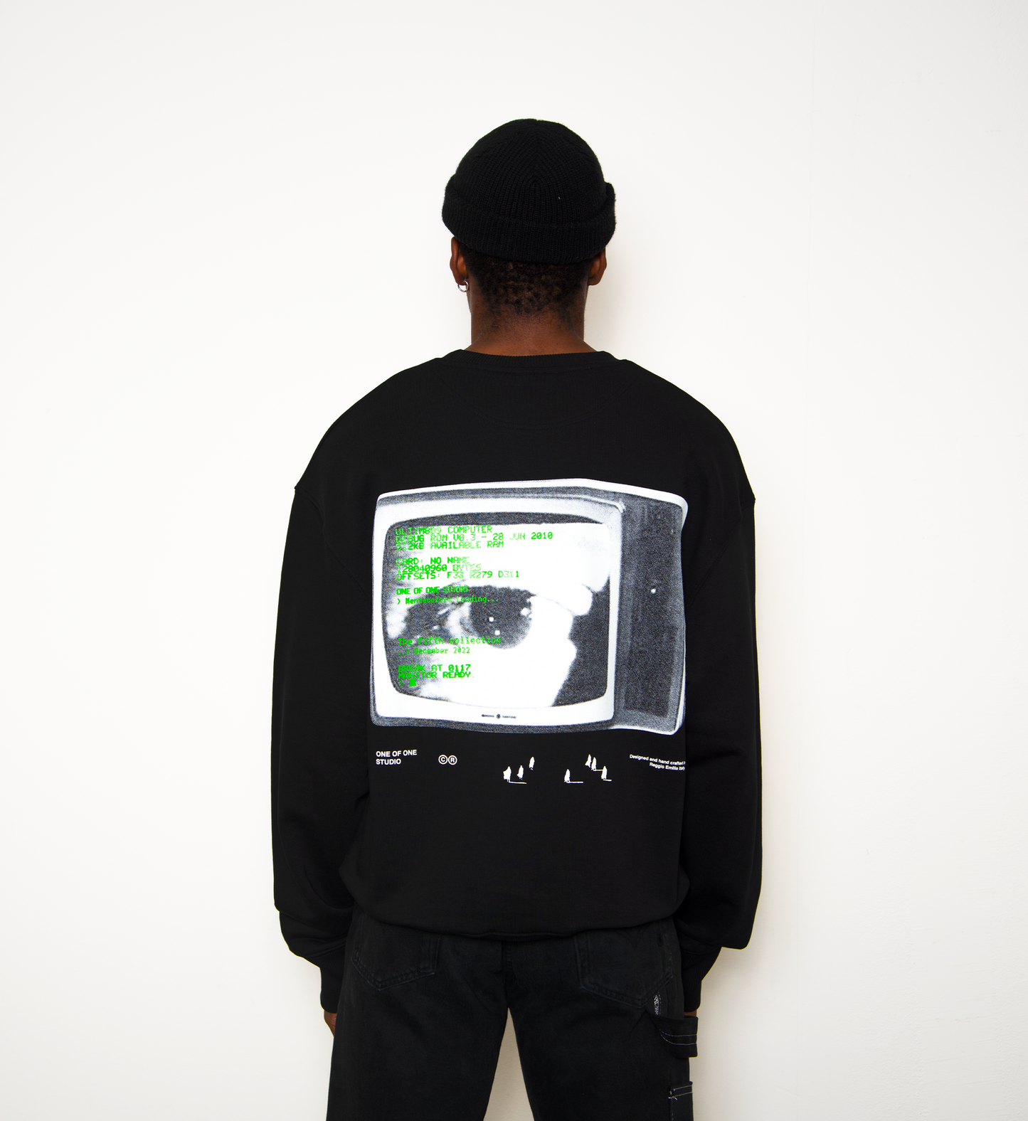 CREWNECK EYE LOADING - DEEP BLACK