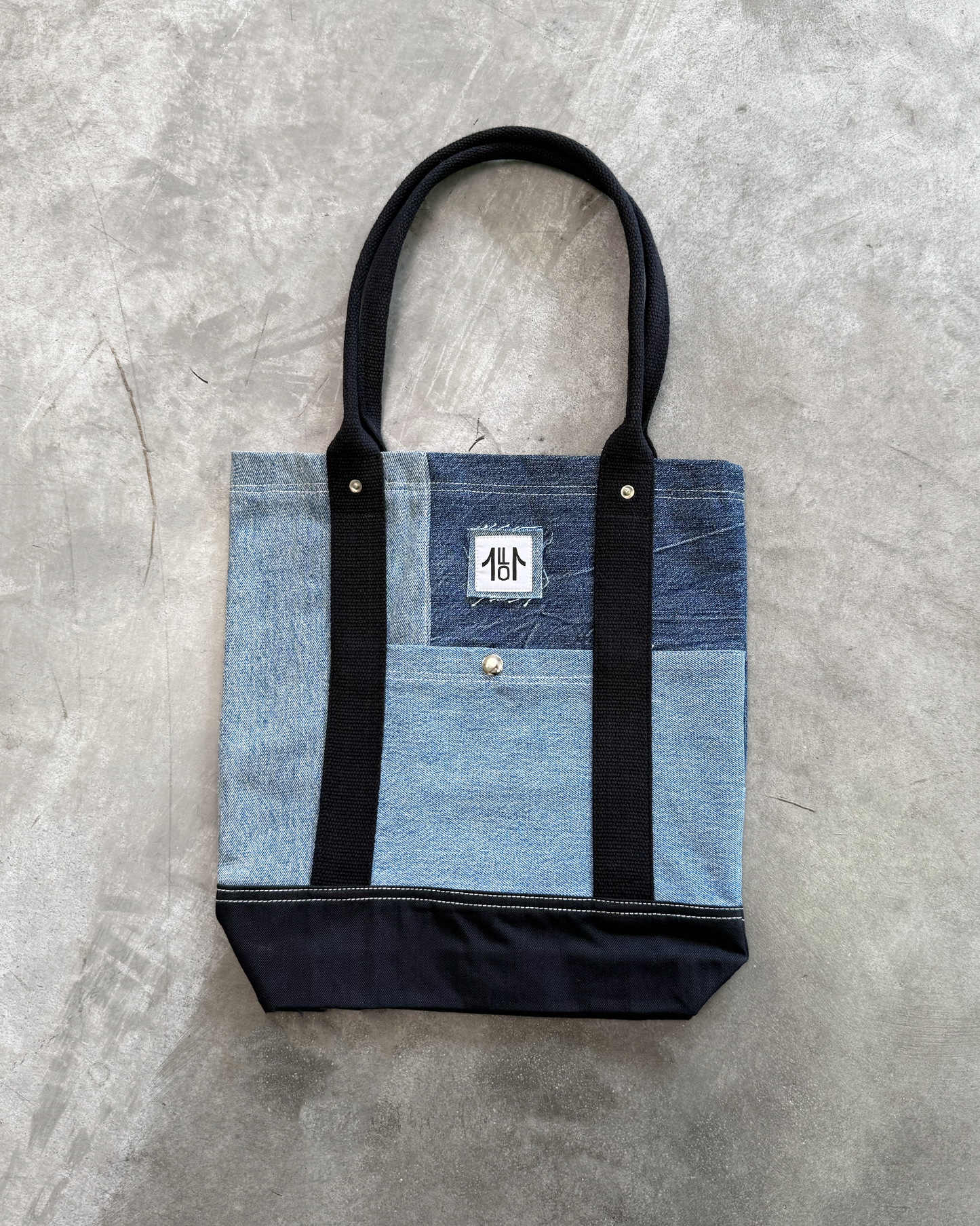UPCYCLED SHOPPER - LIGHT BLUE
