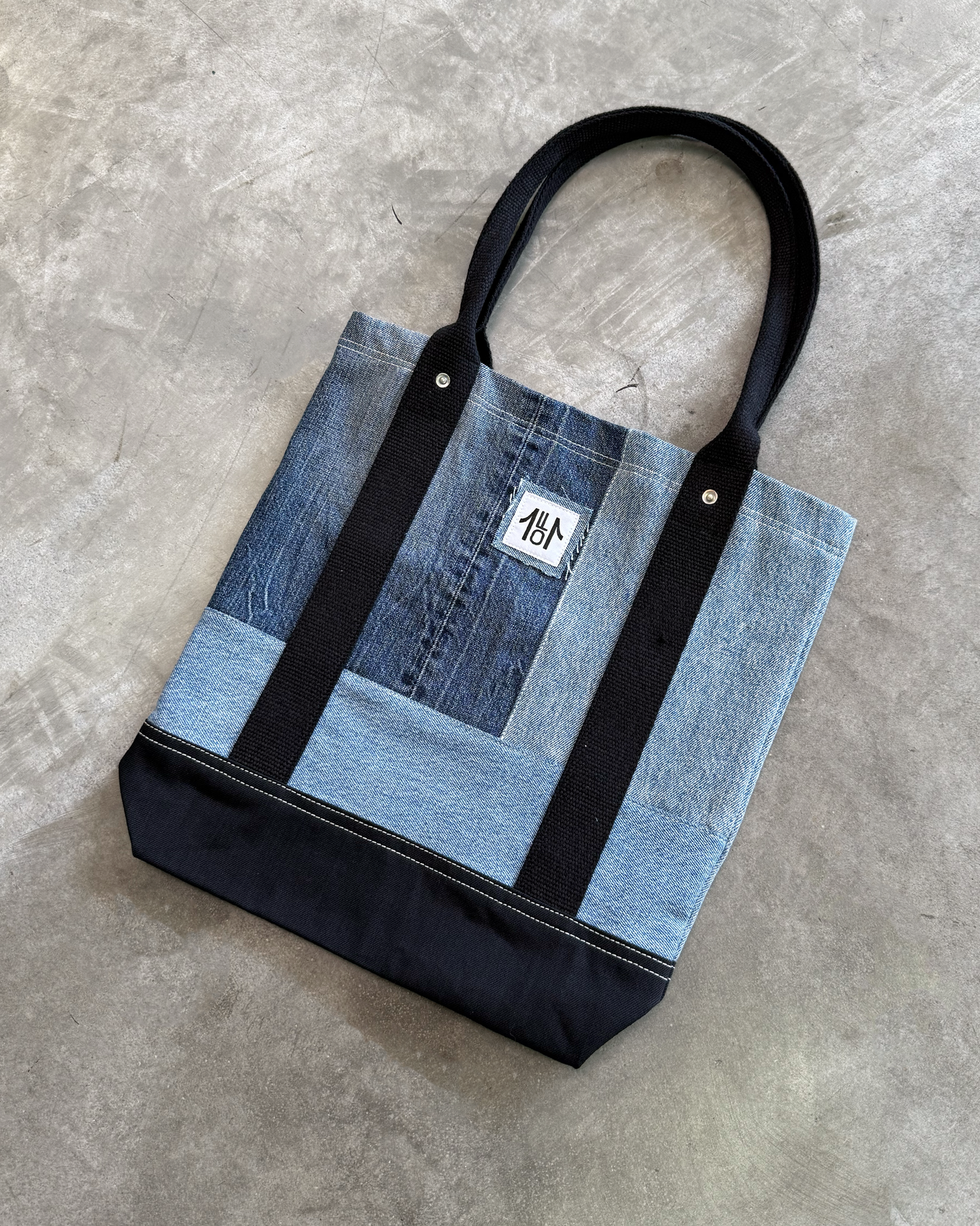 UPCYCLED SHOPPER - LIGHT BLUE