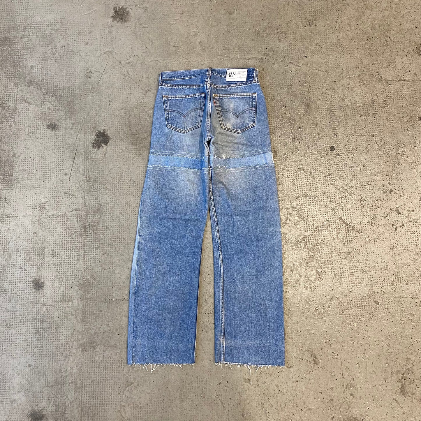 LEVI'S EXAGGERATED FADED BLUE