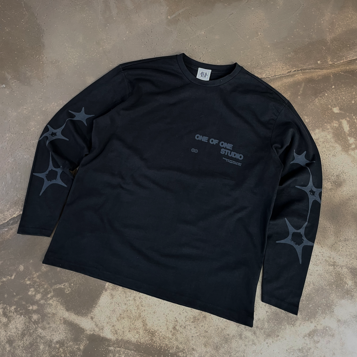 STARS LONGSLEEVE - black